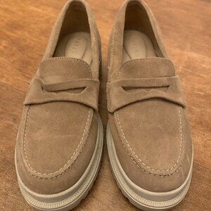 Portland Leather Zoe Chunky Loafer W 8.5 in "Taupe" suede leather